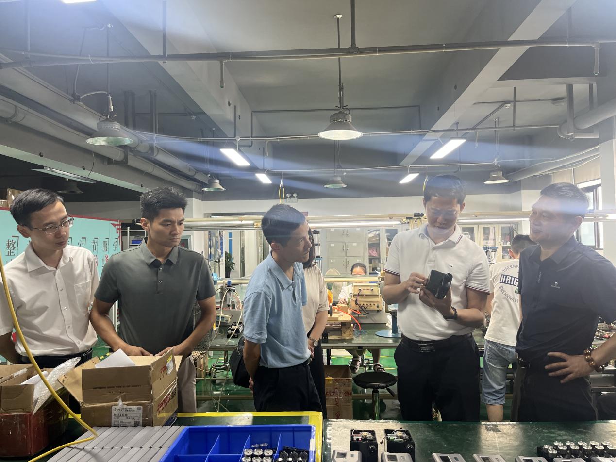 家乡领导莅临武汉九江商会会员单位武汉拓优智能股份有限公司指导 (图3)