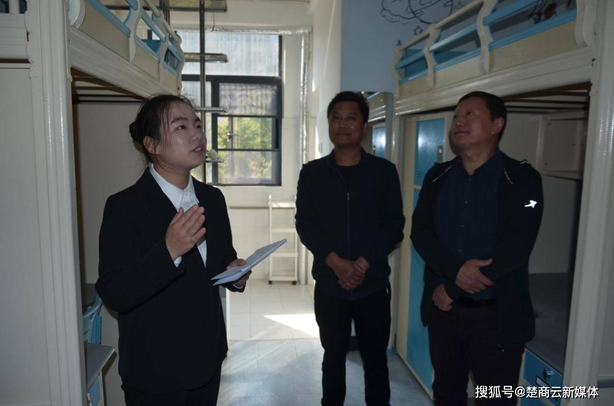 青春岁月不散场，不畏风雨向天行 ——第九届我的空间秀”教学实践纪实活动(图11)