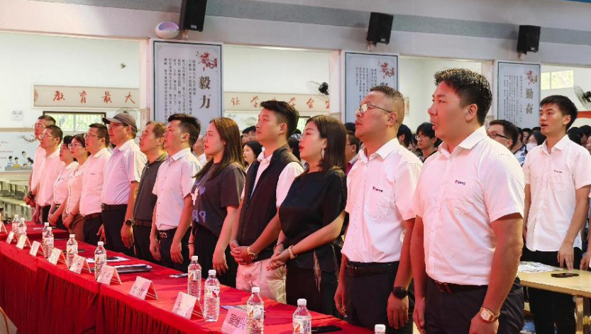 武汉毛坦厂高复中心正式揭牌，打造湖北高复教育新标杆(图1)