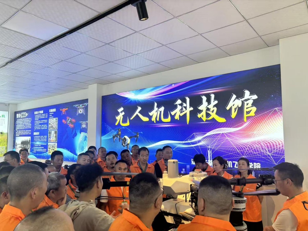 科技赋能农业 无人机开启“智慧种田”新时代(图2) 科技赋能农业 无人机开启“智慧种田”新时代(图2)