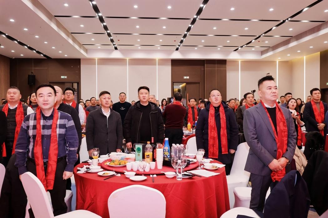 小微党旗红 支点建新功--湖北省小微企业商会年会隆重举行(图2)